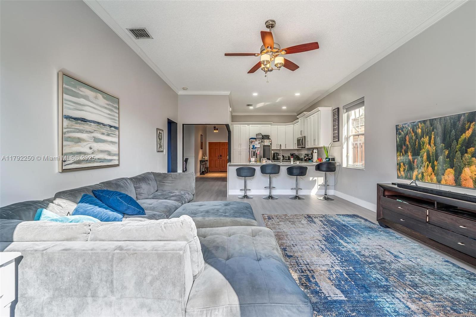 14024 N Cypress Cove Cir, Davie, Florida image 4