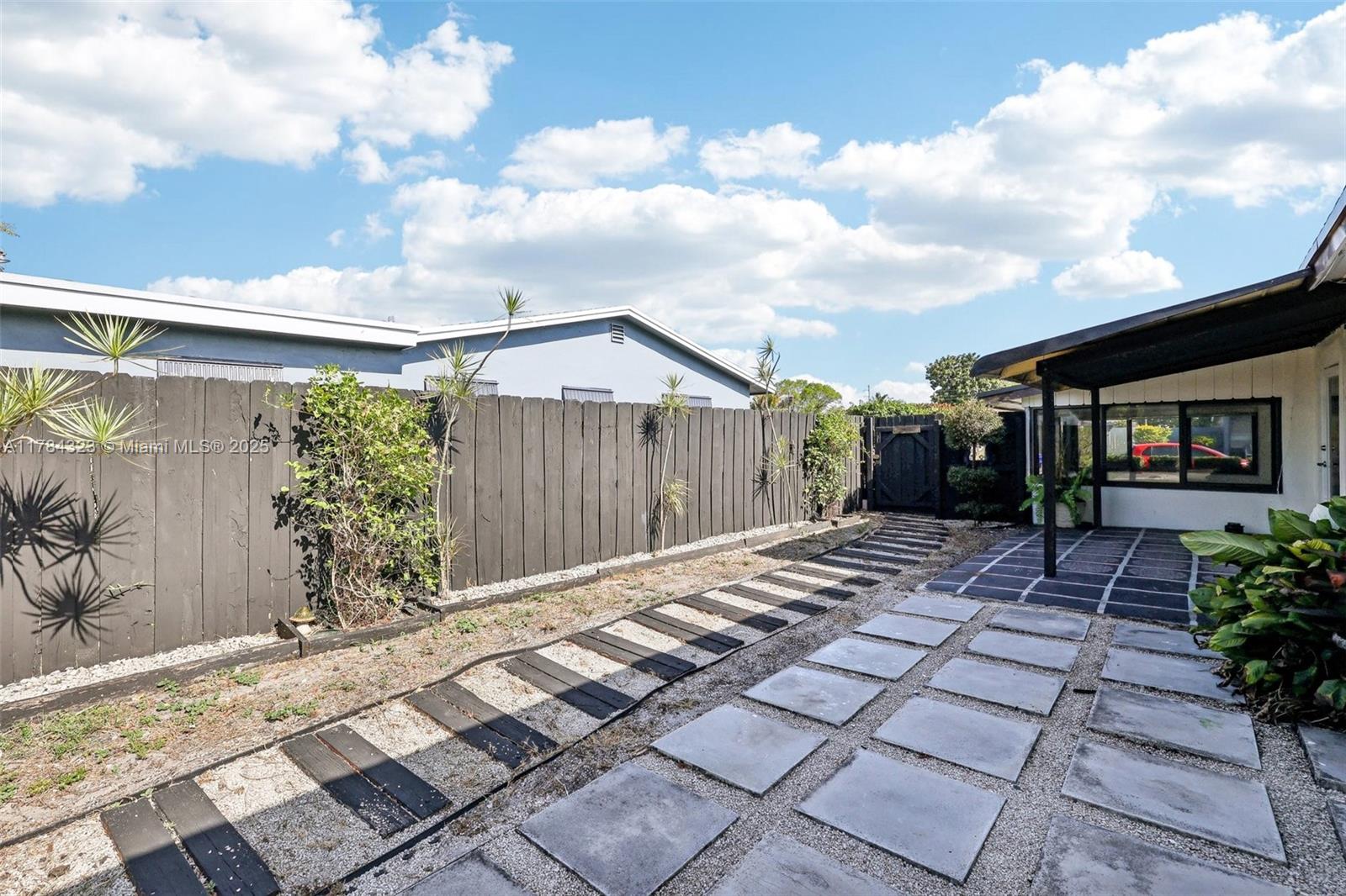 6451 Coolidge St, Hollywood, Florida image 32