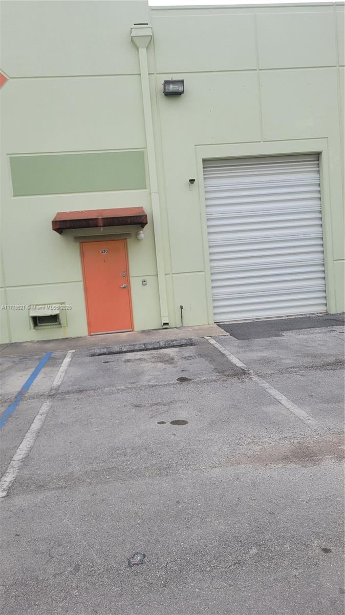 Available immediately! Premium unit for rent, small modern air conditioned office and bathroom, clean building built with durable concrete construction, suitable for many uses. Ideal for light manufacturing recreational vehicle storage or business operations.