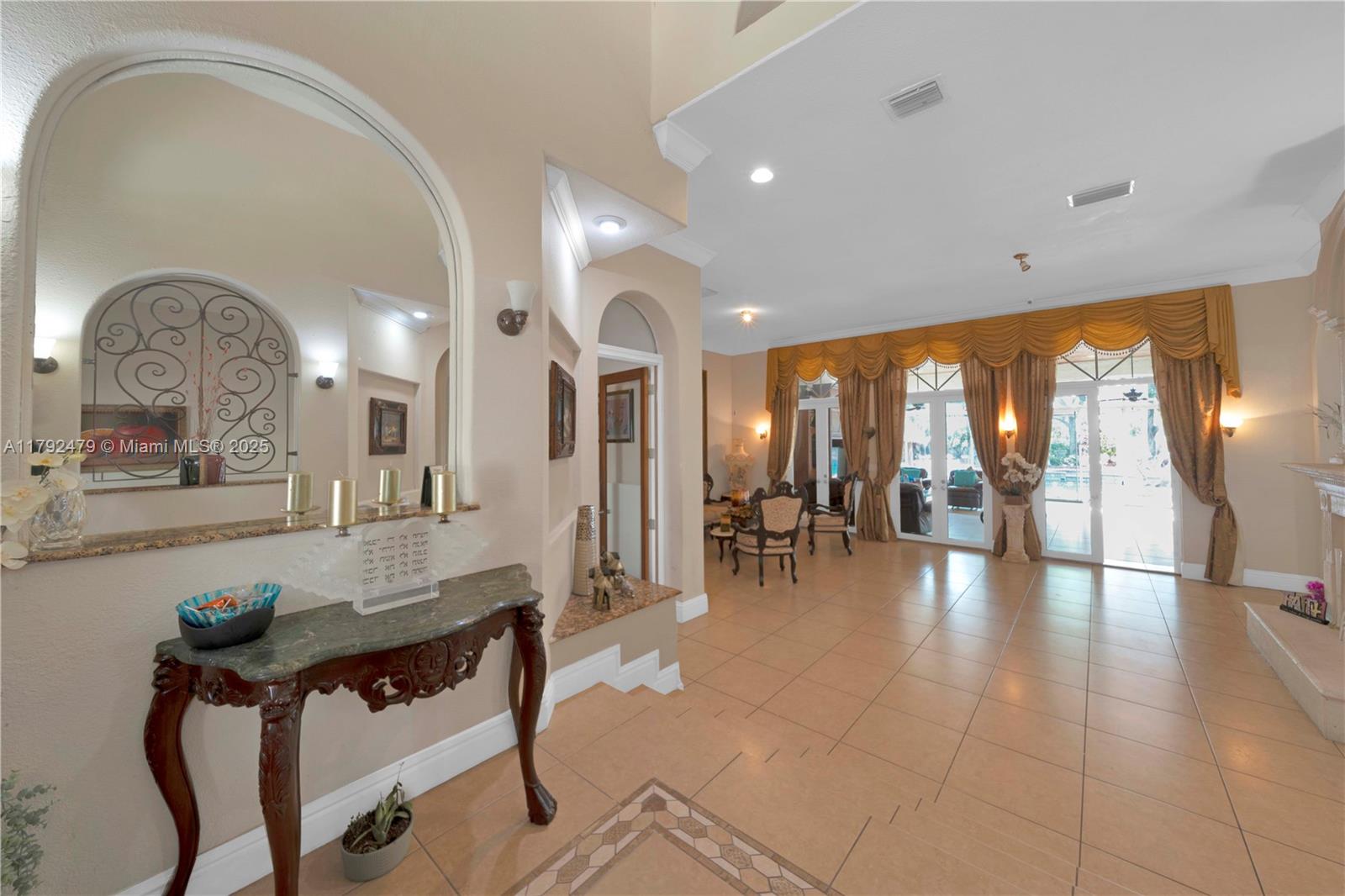 Listing Photo 11