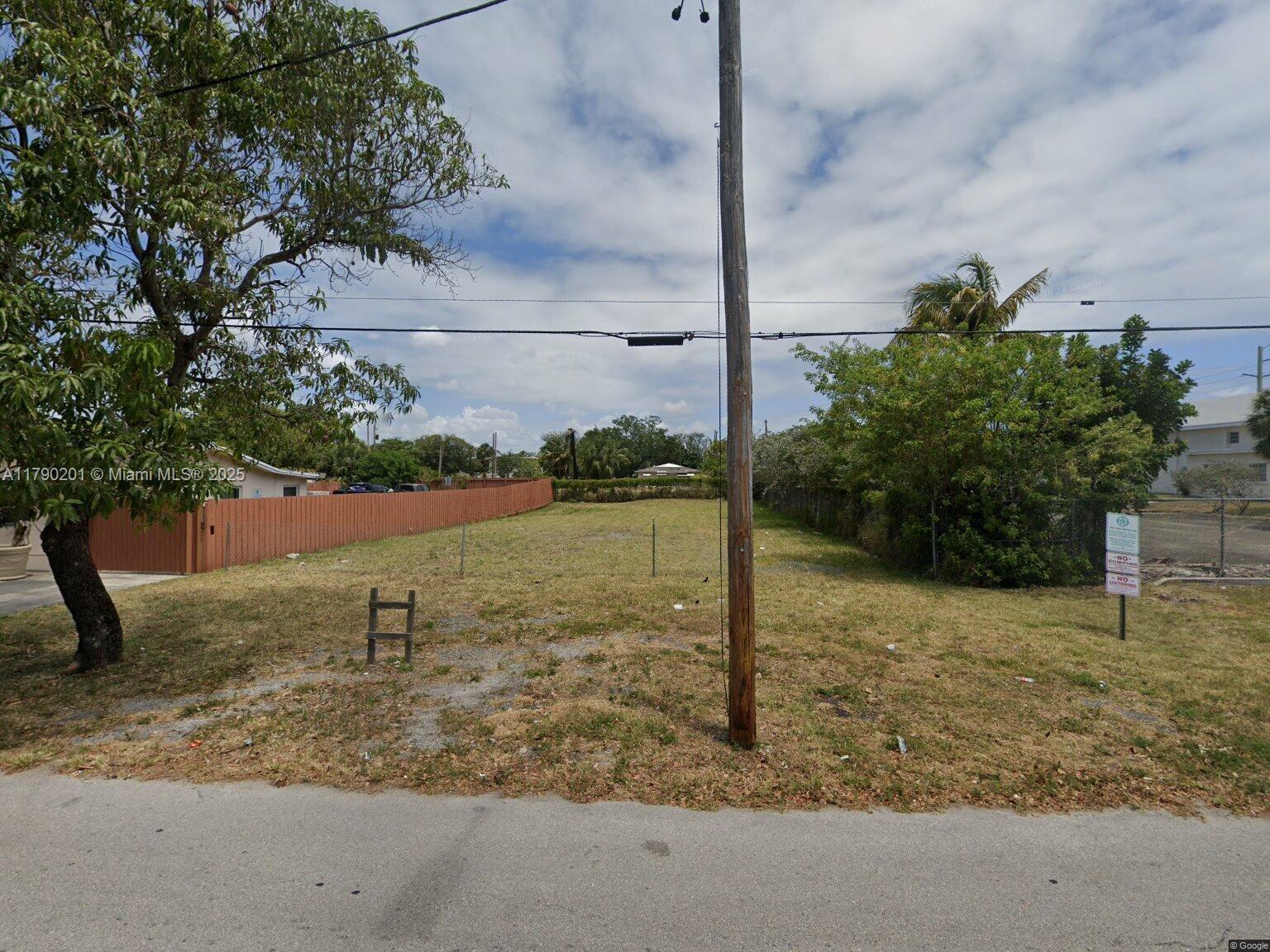 325 NW 4th St, Pompano Beach, Florida image 2