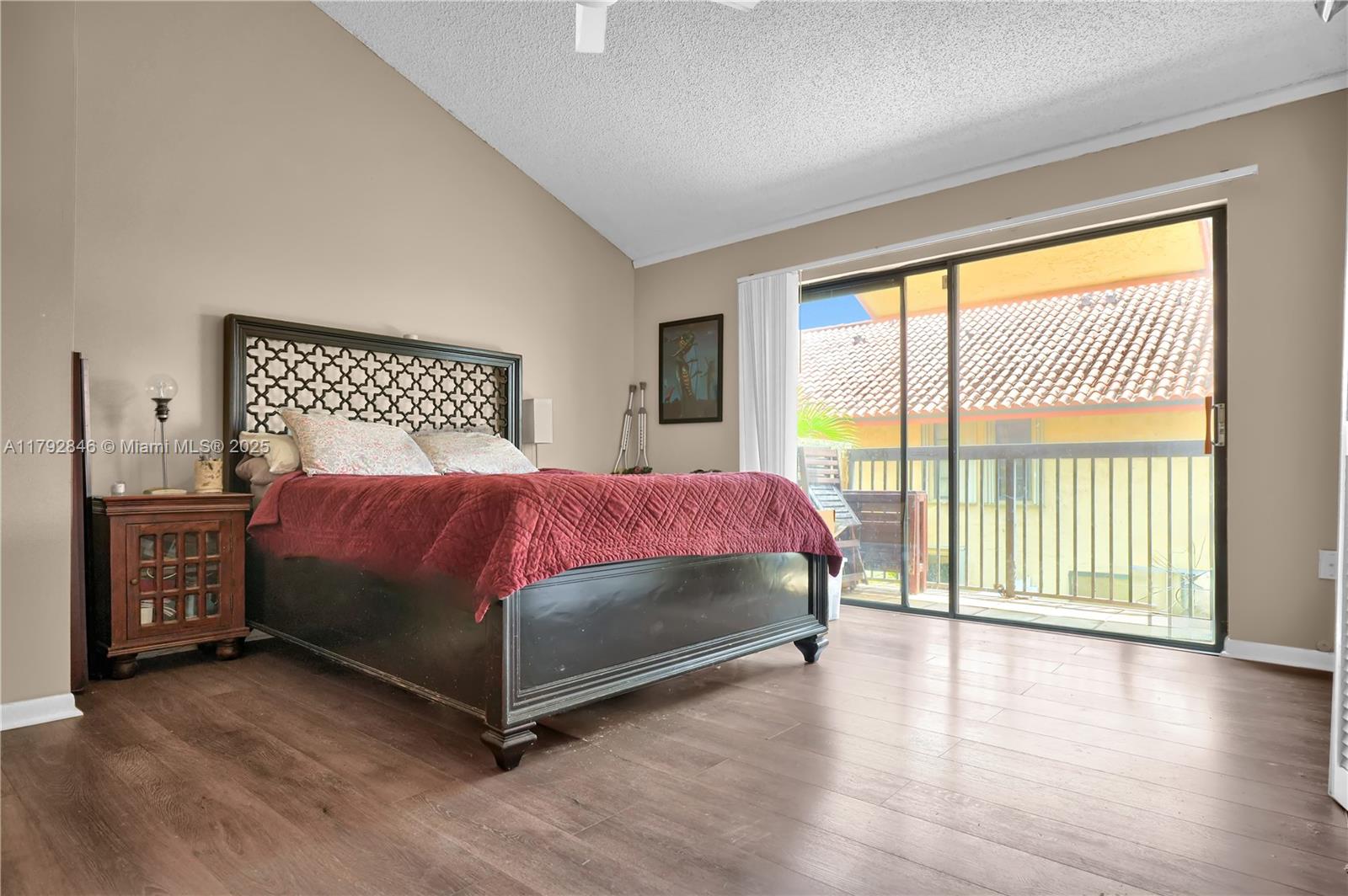 Listing Photo 11