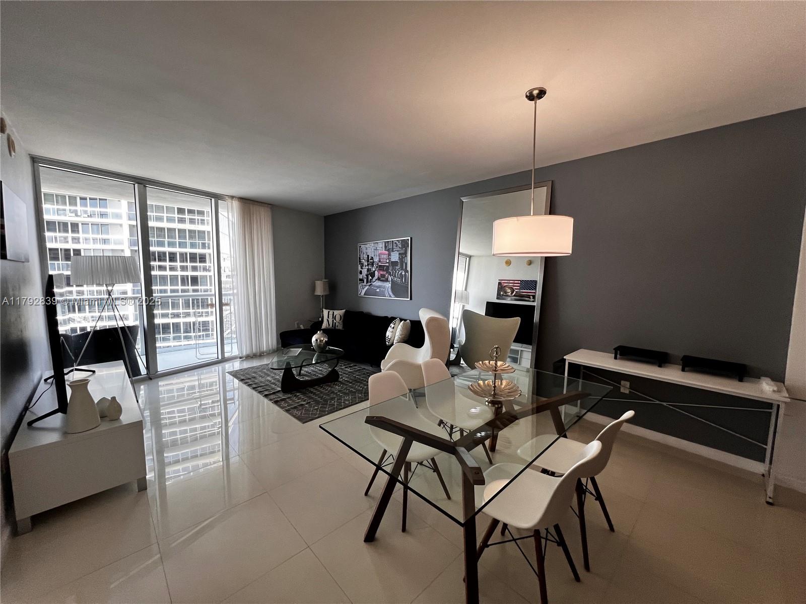 475 Brickell Ave #4511, Miami FL 33131