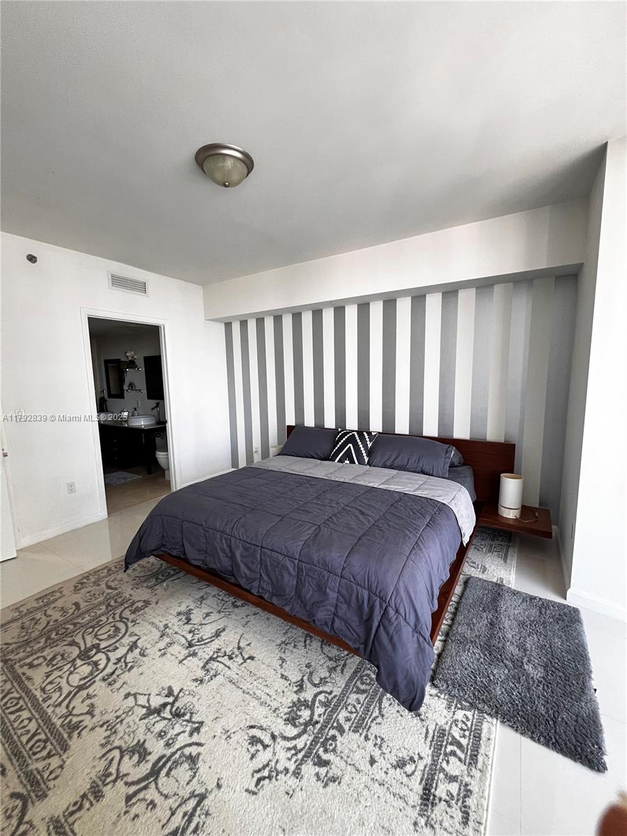 475 Brickell Ave #4511, Miami FL 33131