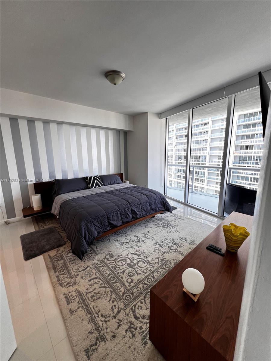 475 Brickell Ave #4511, Miami FL 33131