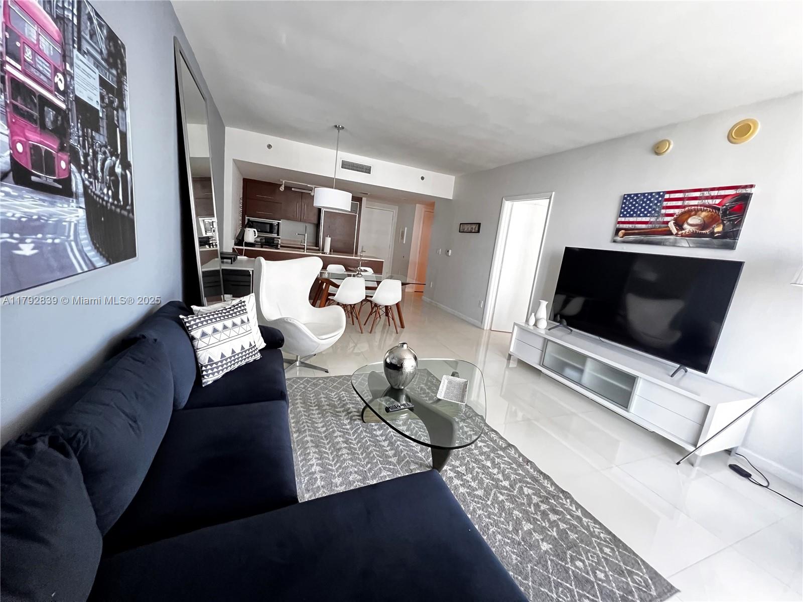 475 Brickell Ave #4511, Miami FL 33131