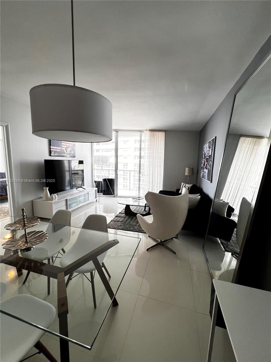 475 Brickell Ave #4511, Miami FL 33131