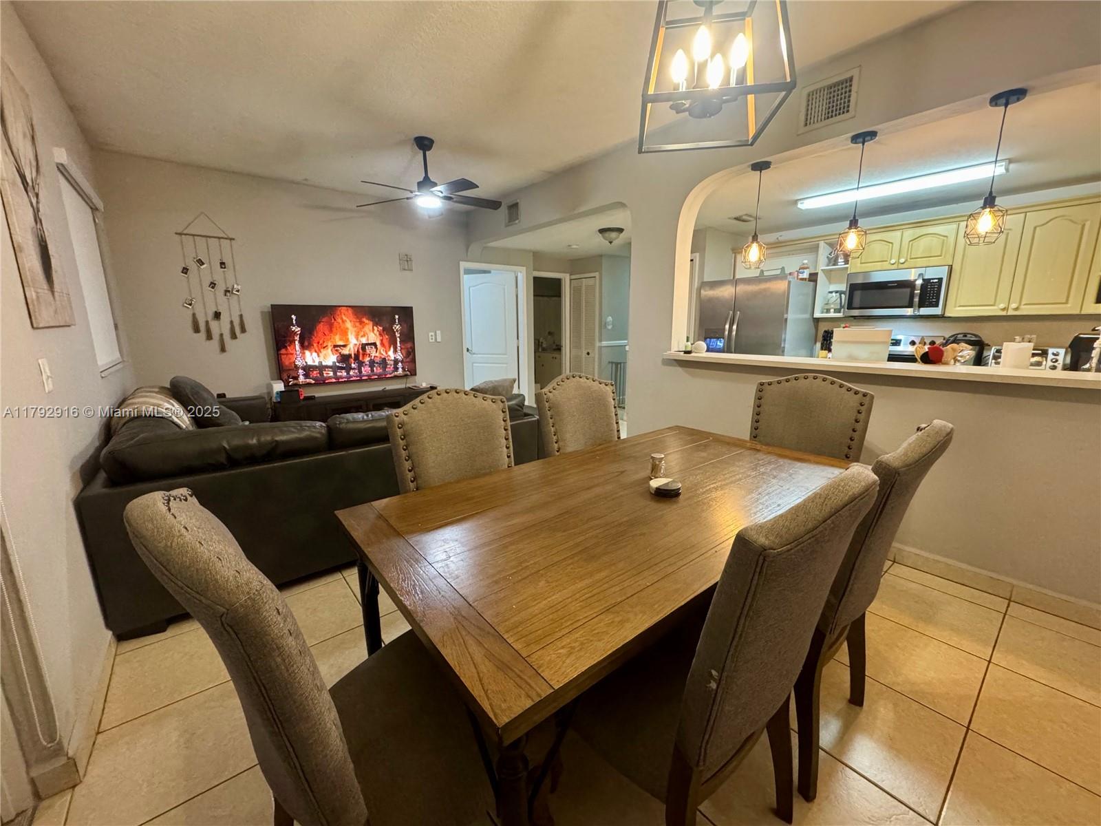7514 NW 177th Ter #7514, Hialeah, Florida image 7