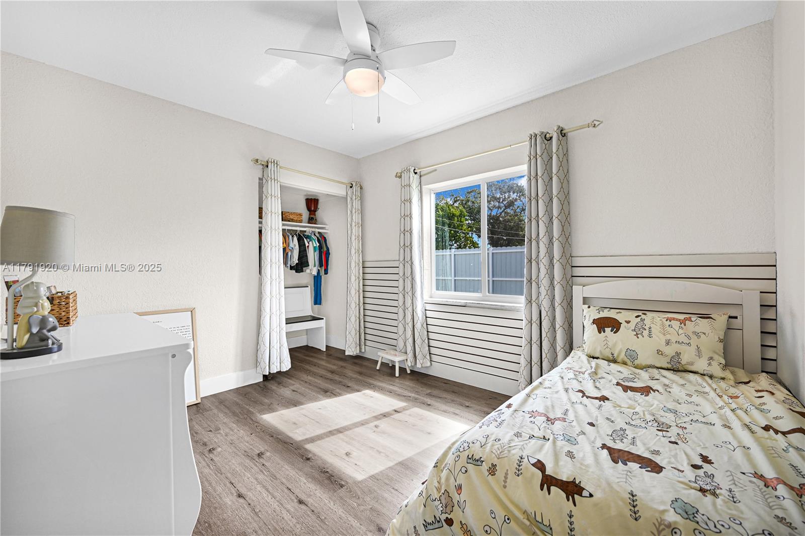1595 NE 174th St, North Miami Beach, Florida image 32