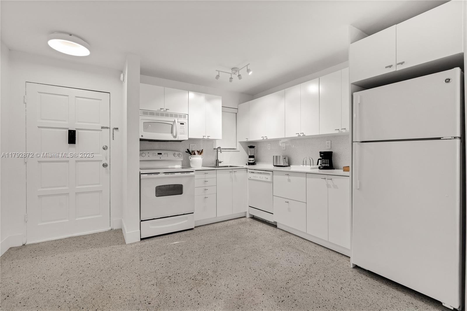 Property photo # 4