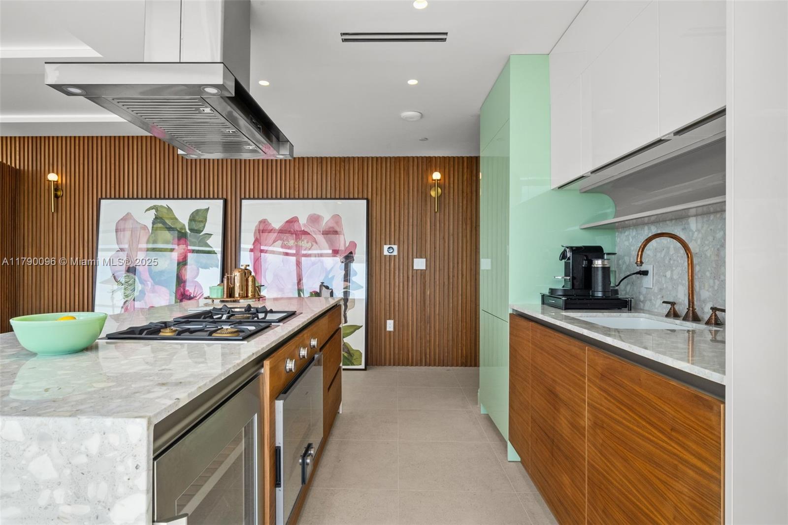 3737 Collins Ave #S-1303, Miami Beach FL 33140