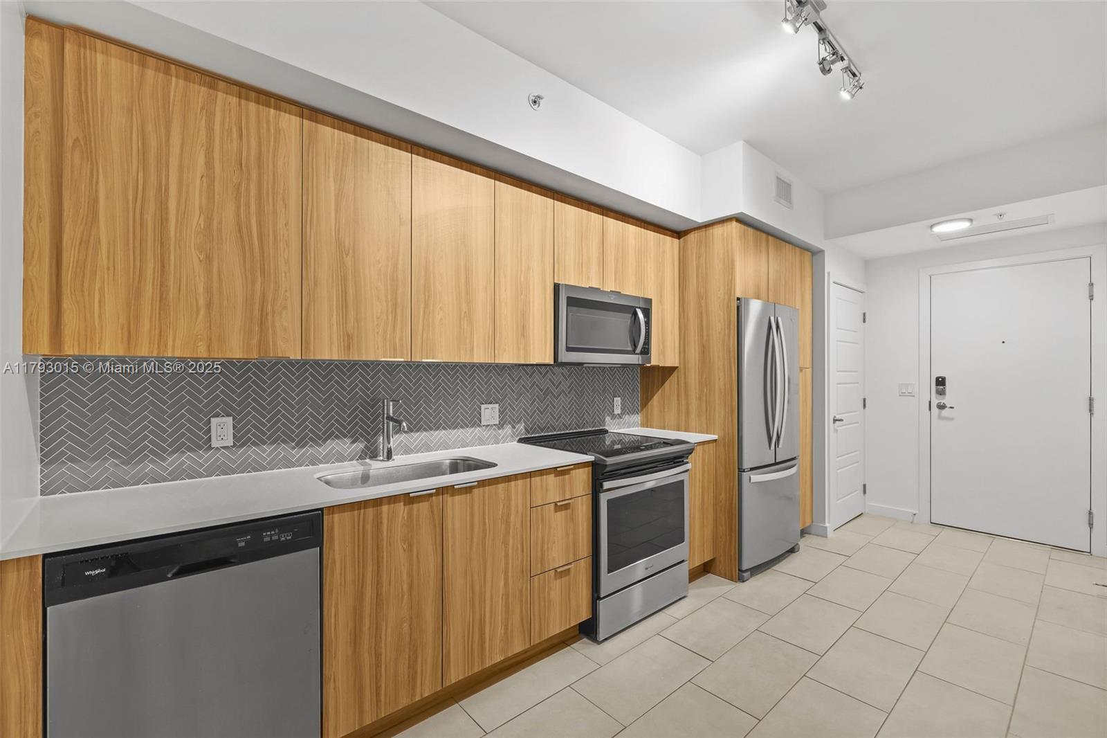 Property photo # 7