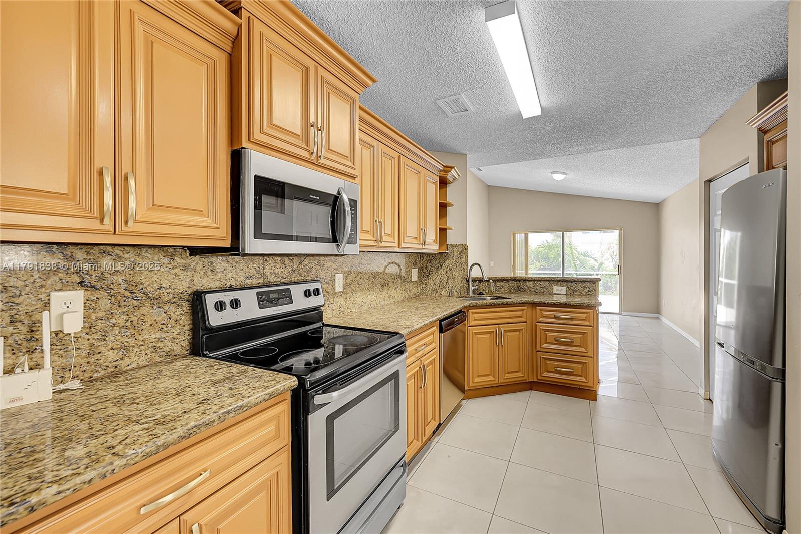 Listing Photo 8