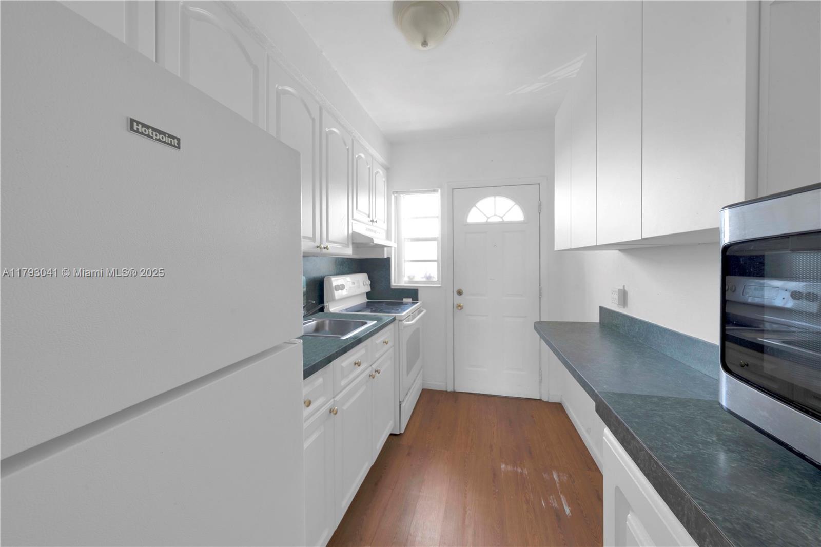 Property photo # 4
