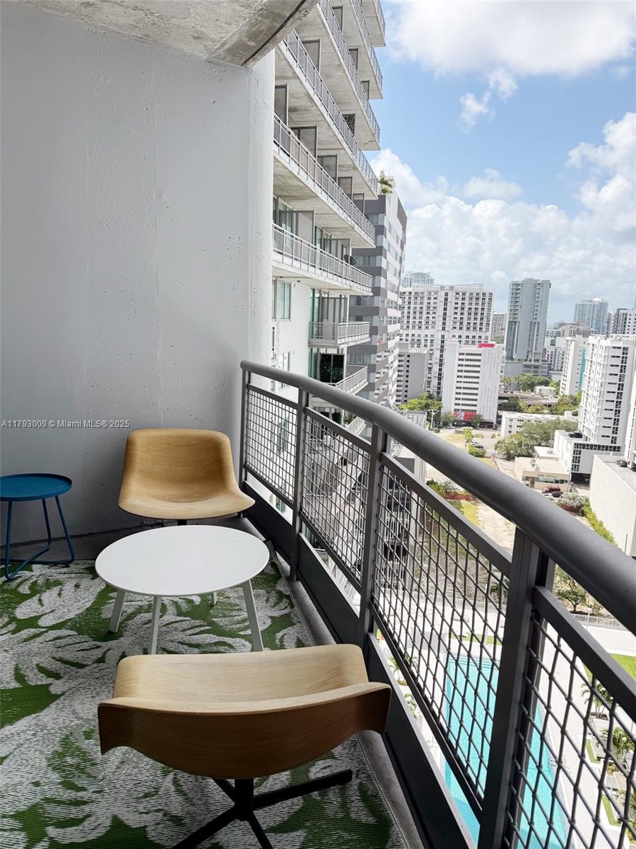690 SW 1st Ct #2027, Miami FL 33130