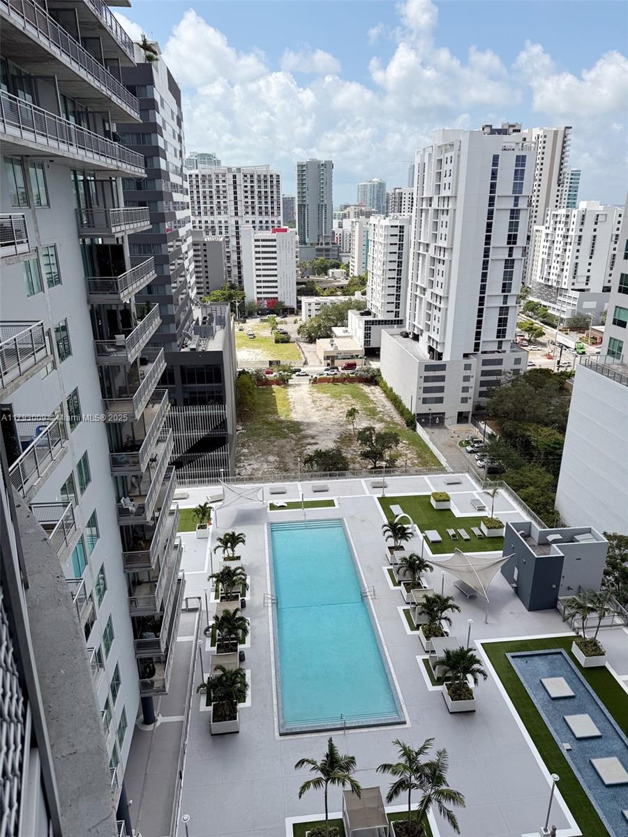 690 SW 1st Ct #2027, Miami FL 33130