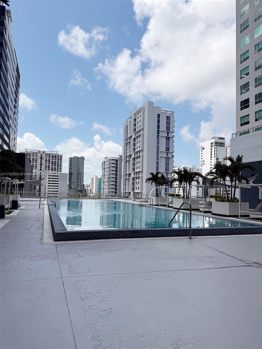 690 SW 1st Ct #2027, Miami FL 33130