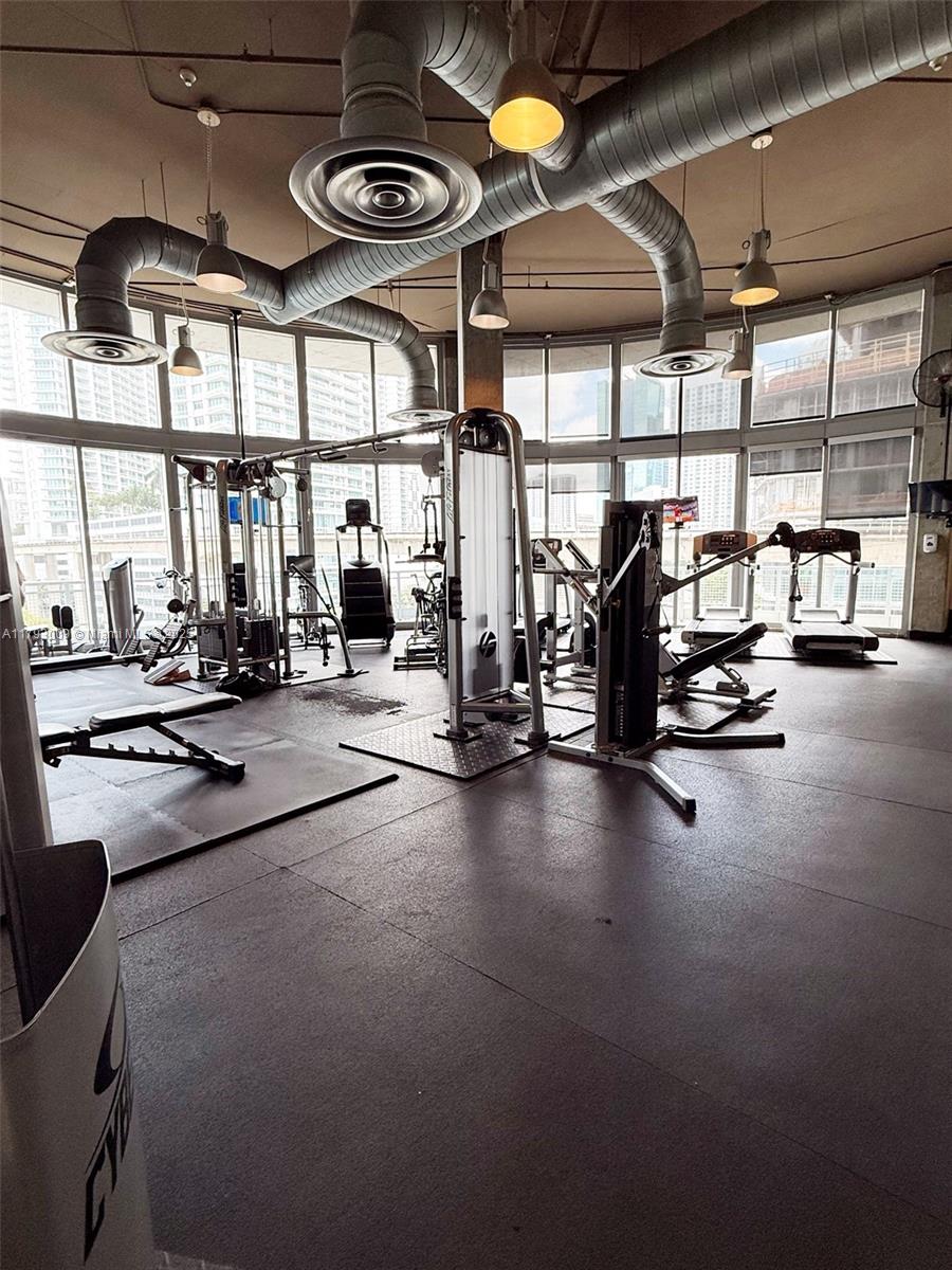 690 SW 1st Ct #2027, Miami FL 33130