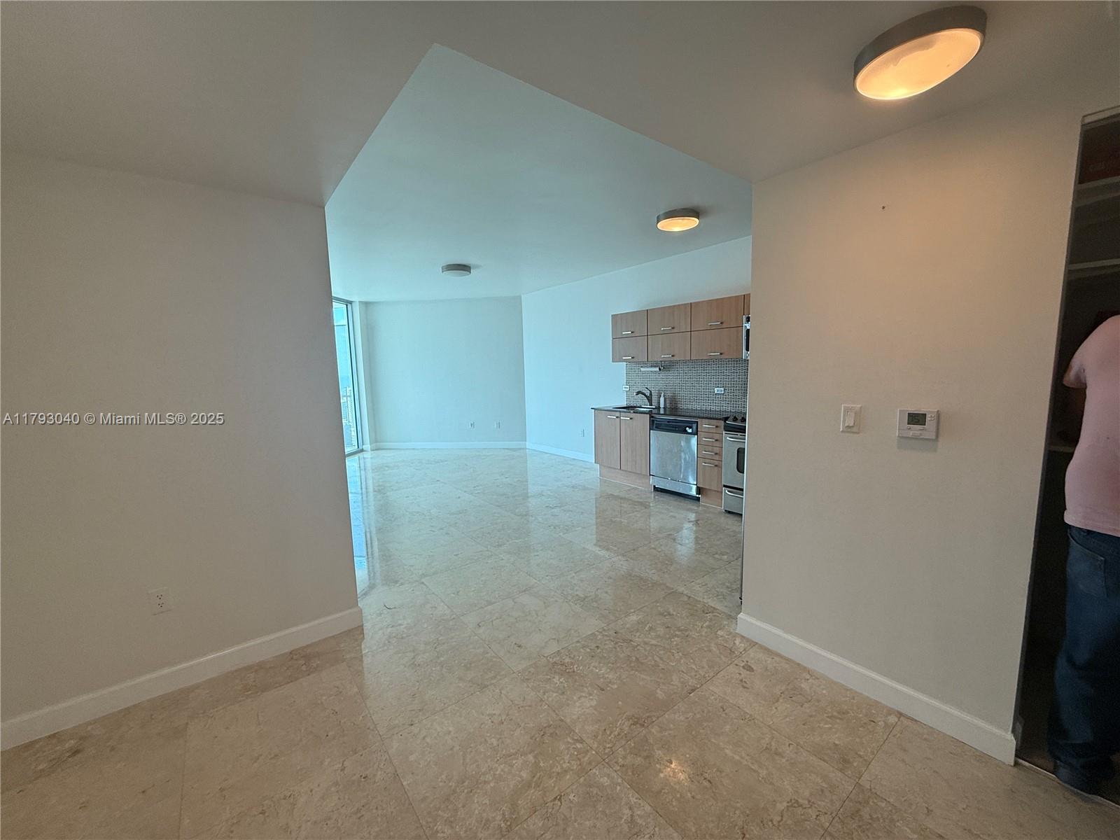 350 S Miami Ave #4010, Miami FL 33130