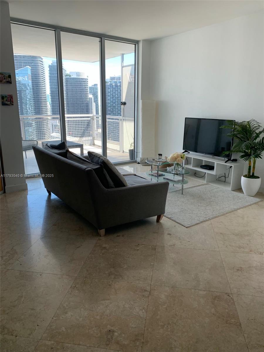 350 S Miami Ave #4010, Miami FL 33130