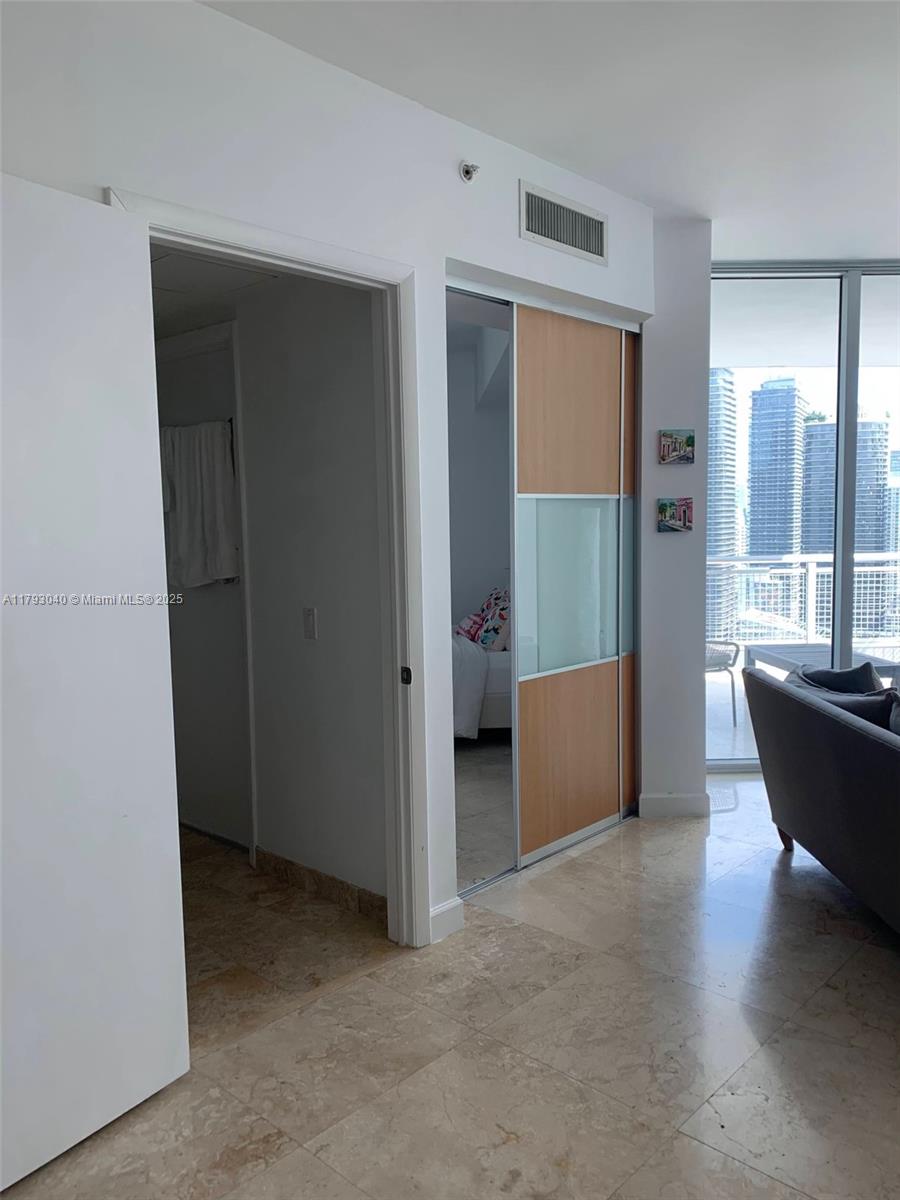 350 S Miami Ave #4010, Miami FL 33130
