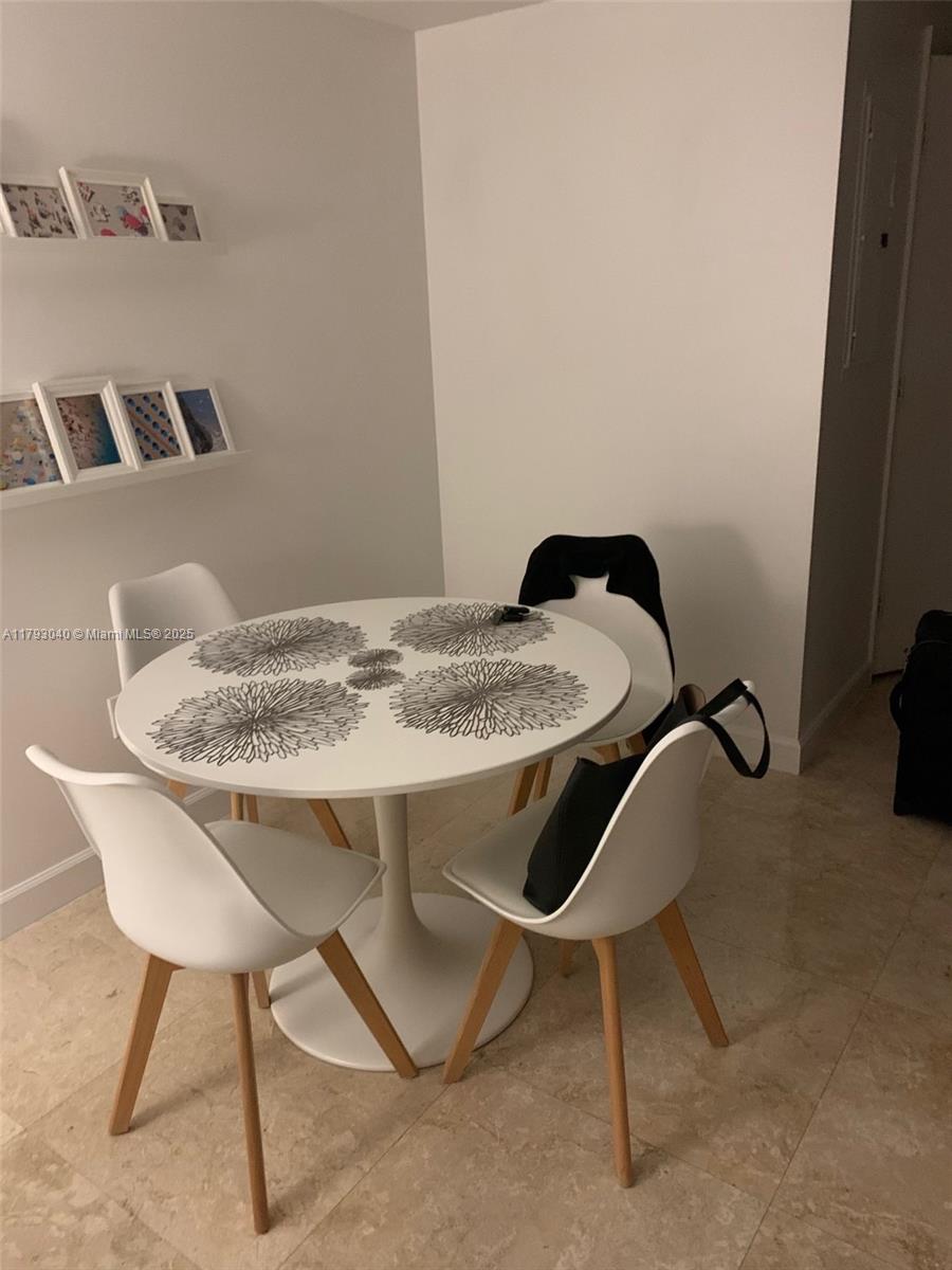 350 S Miami Ave #4010, Miami FL 33130