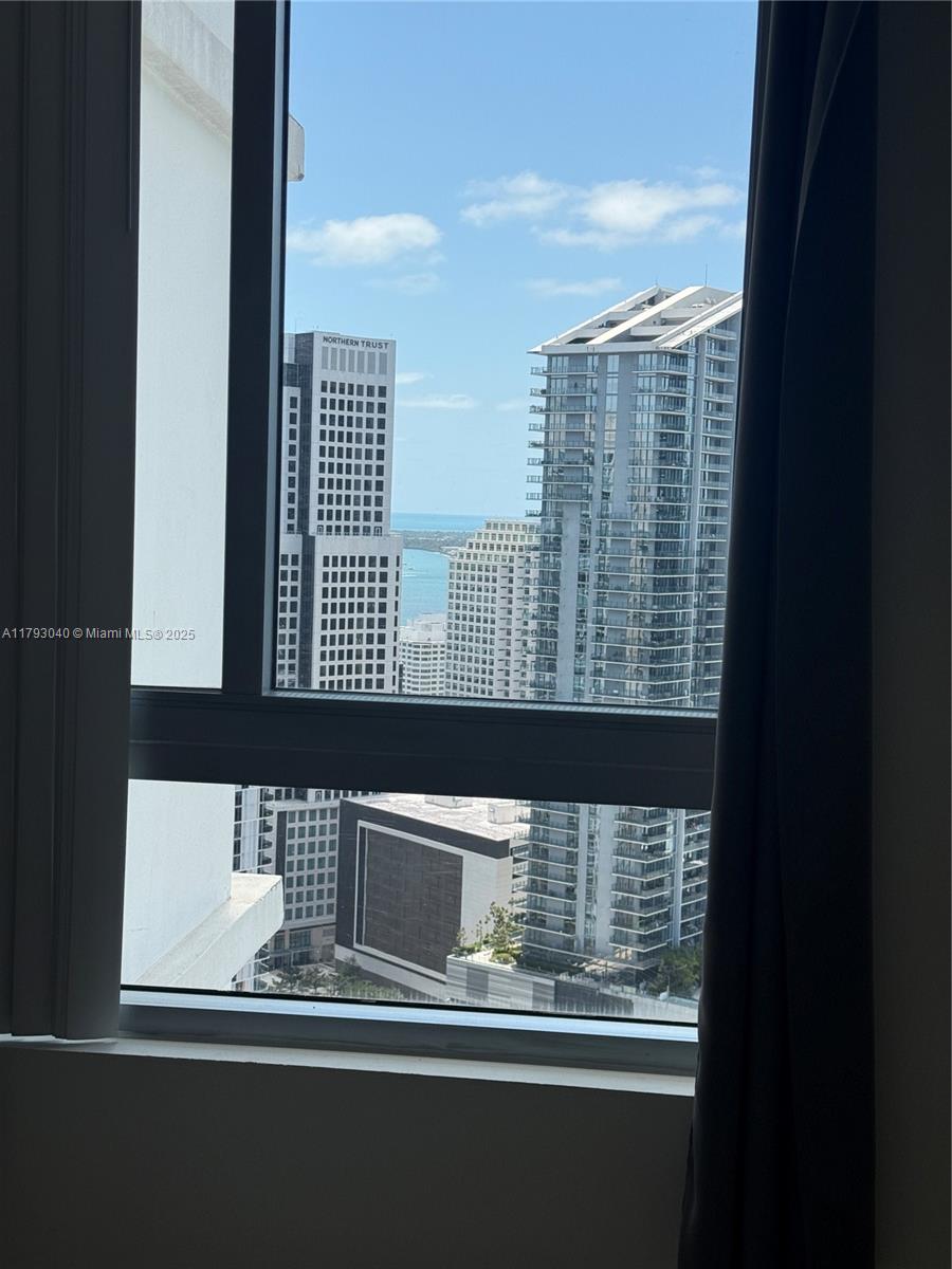 350 S Miami Ave #4010, Miami FL 33130