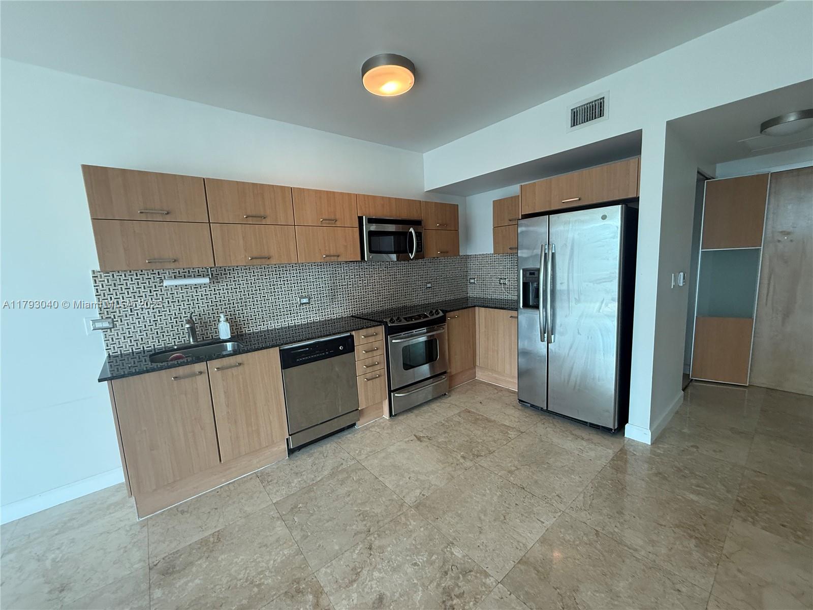 350 S Miami Ave #4010, Miami FL 33130