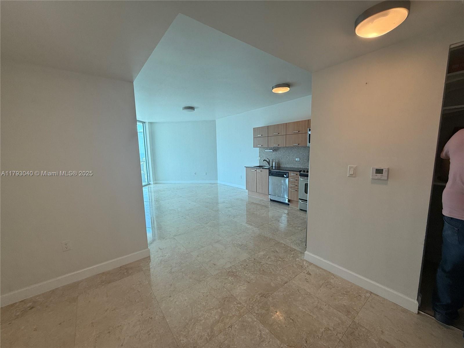 350 S Miami Ave #4010, Miami FL 33130