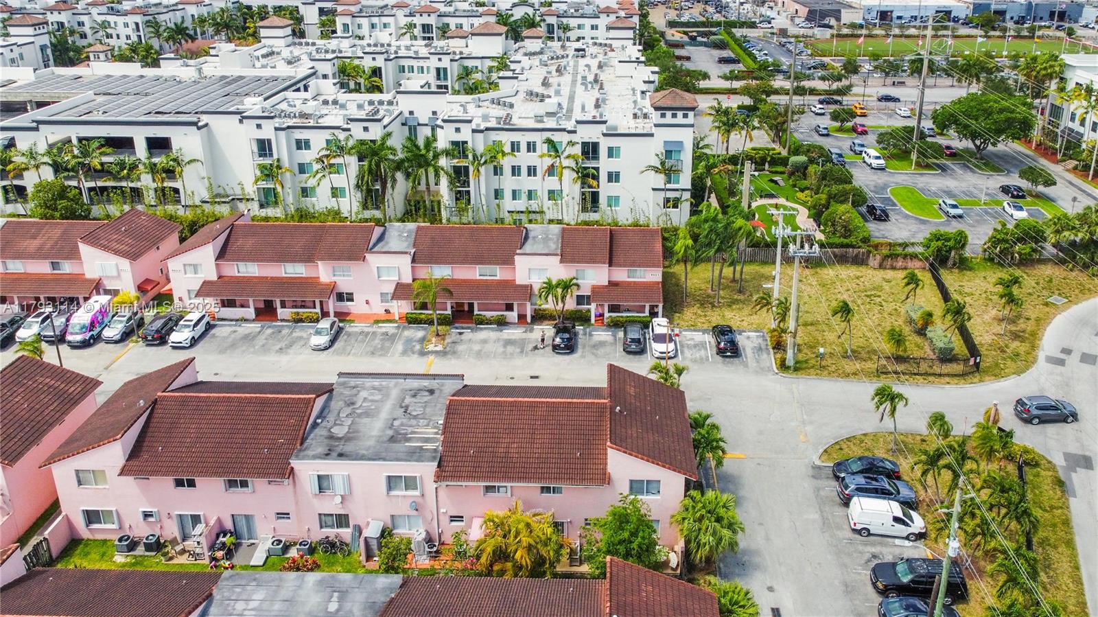 8023 Lake Dr #201, Doral, Florida image 19