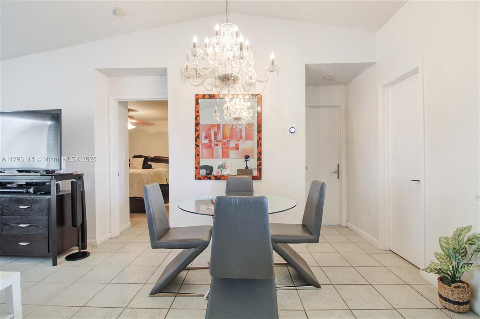 8023 Lake Dr #201, Doral, Florida image 9