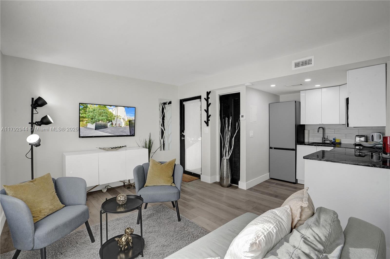 Property photo # 6
