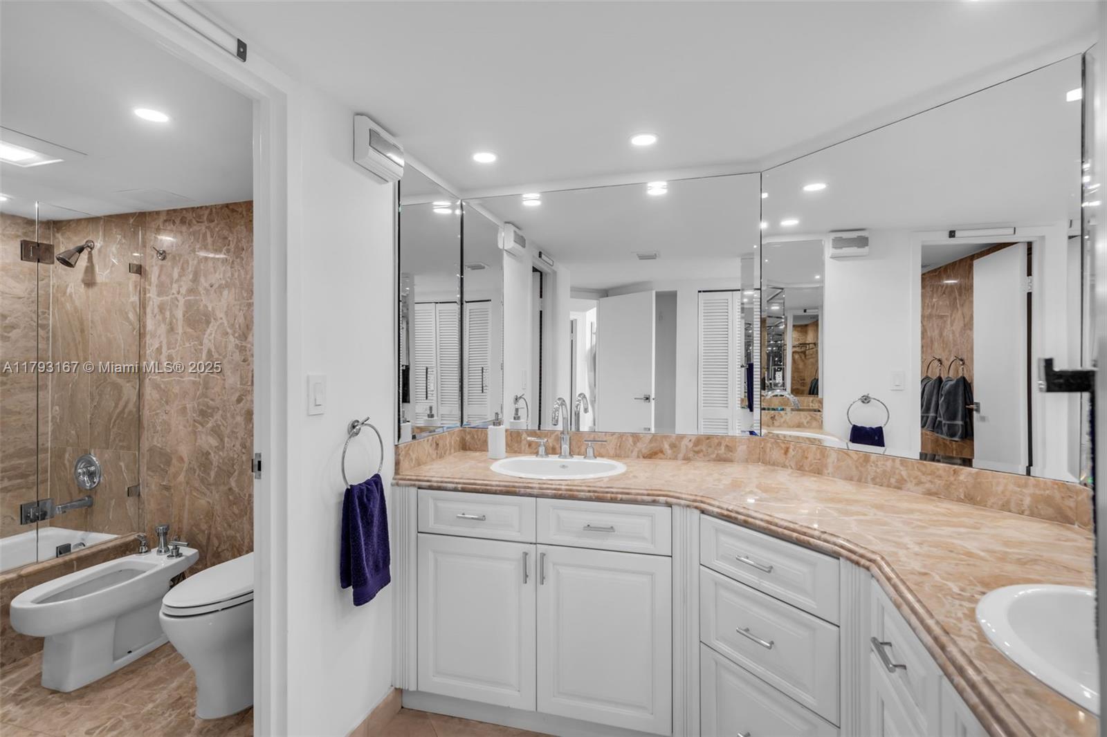 2333 Brickell Ave #1401, Miami FL 33129