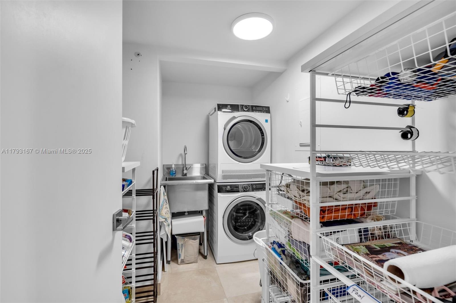2333 Brickell Ave #1401, Miami FL 33129