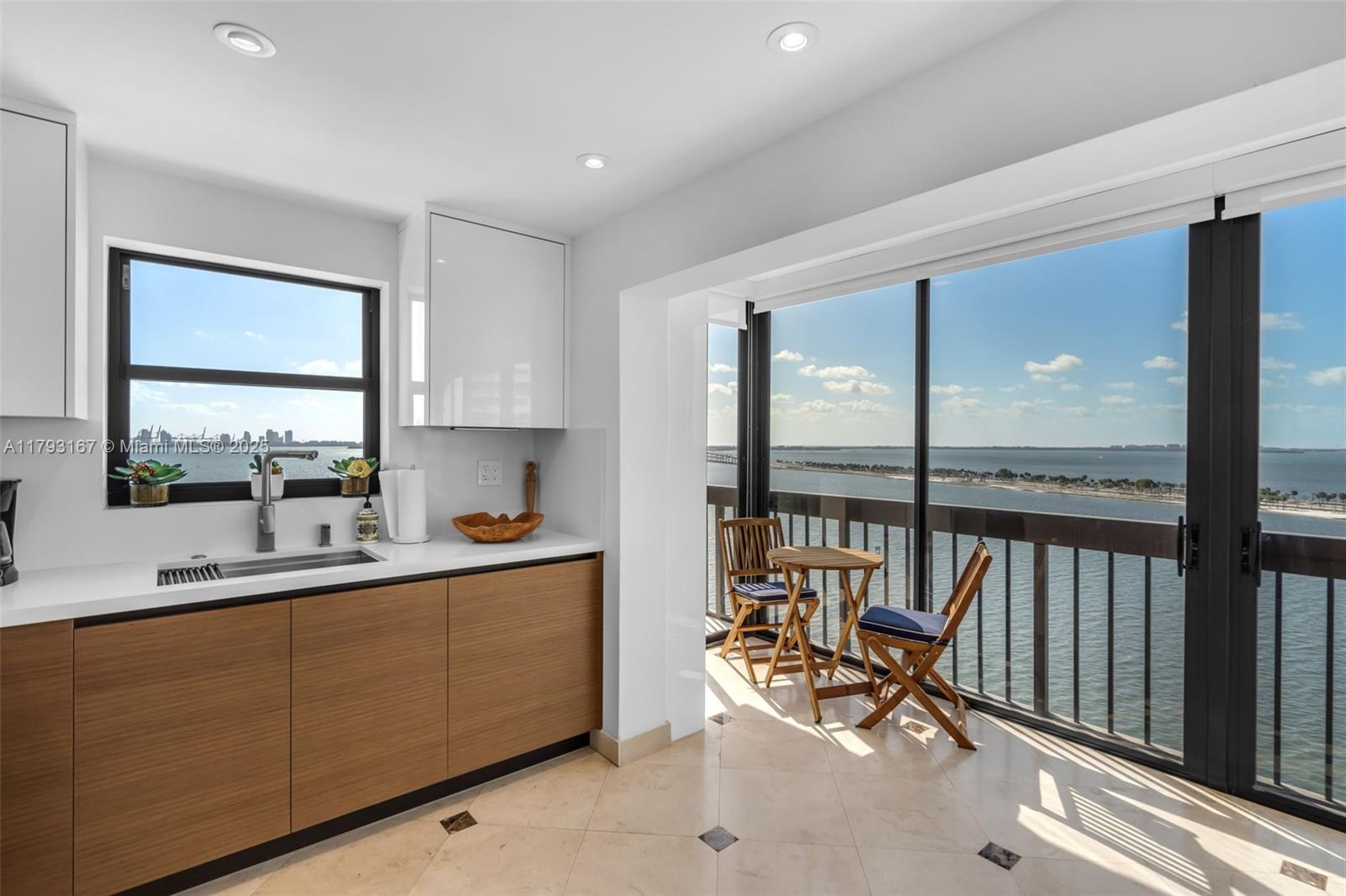 2333 Brickell Ave #1401, Miami FL 33129