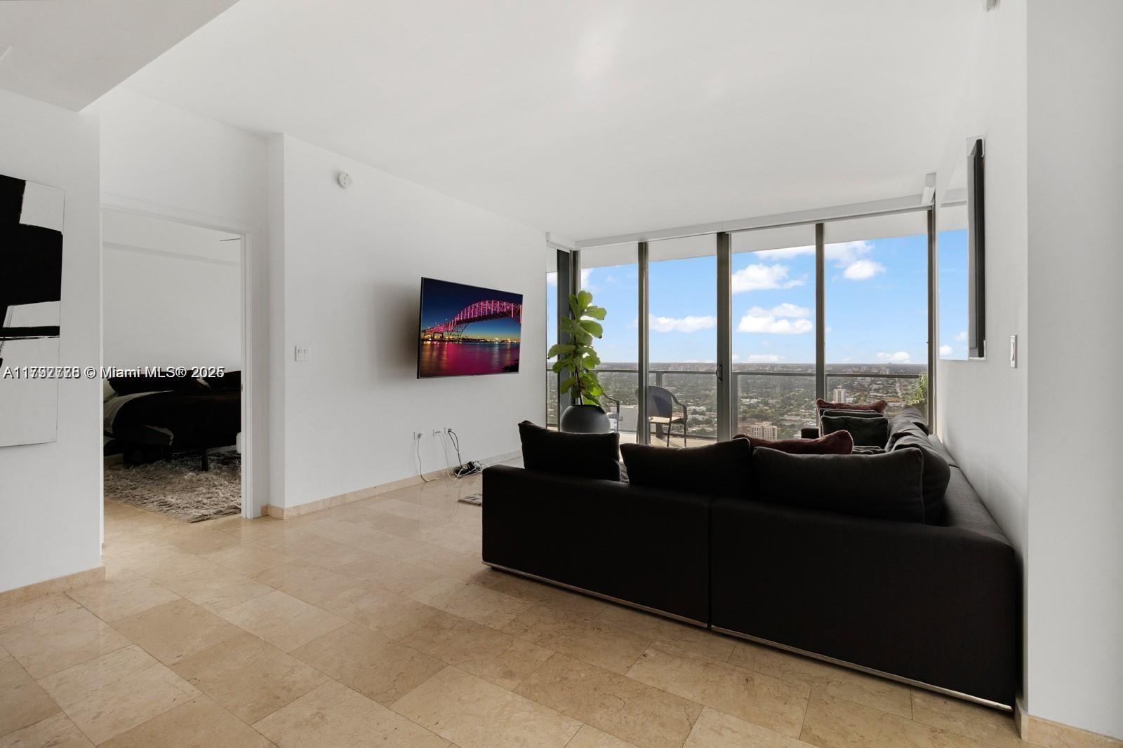 88 SW 7th St #3410, Miami FL 33130