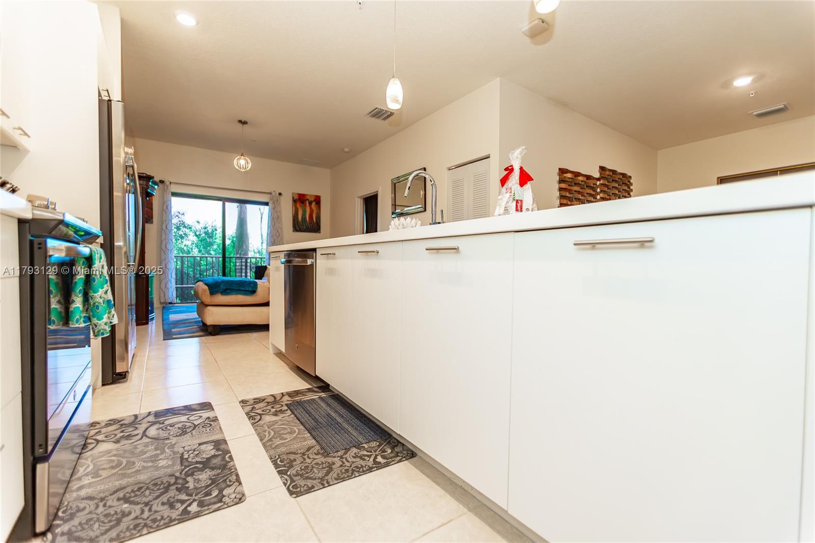 8175 NW 104th Ave #25, Doral, Florida image 17