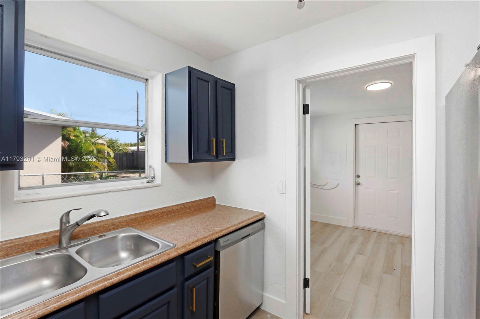 4118 NW 12th Ter, Oakland Park, Florida image 18