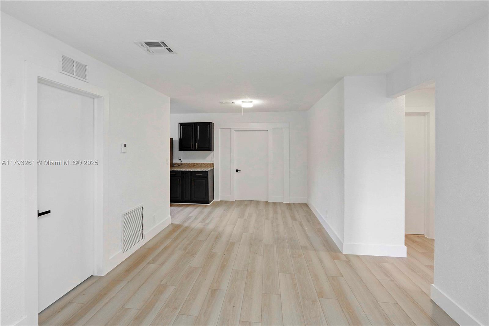 4118 NW 12th Ter, Oakland Park, Florida image 3