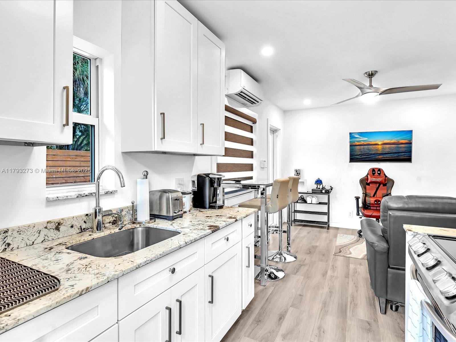 1517 SW 25th St, Fort Lauderdale, Florida image 4