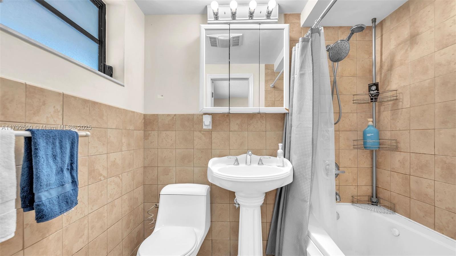 19241 SW 93rd Rd, Cutler Bay, Florida image 36