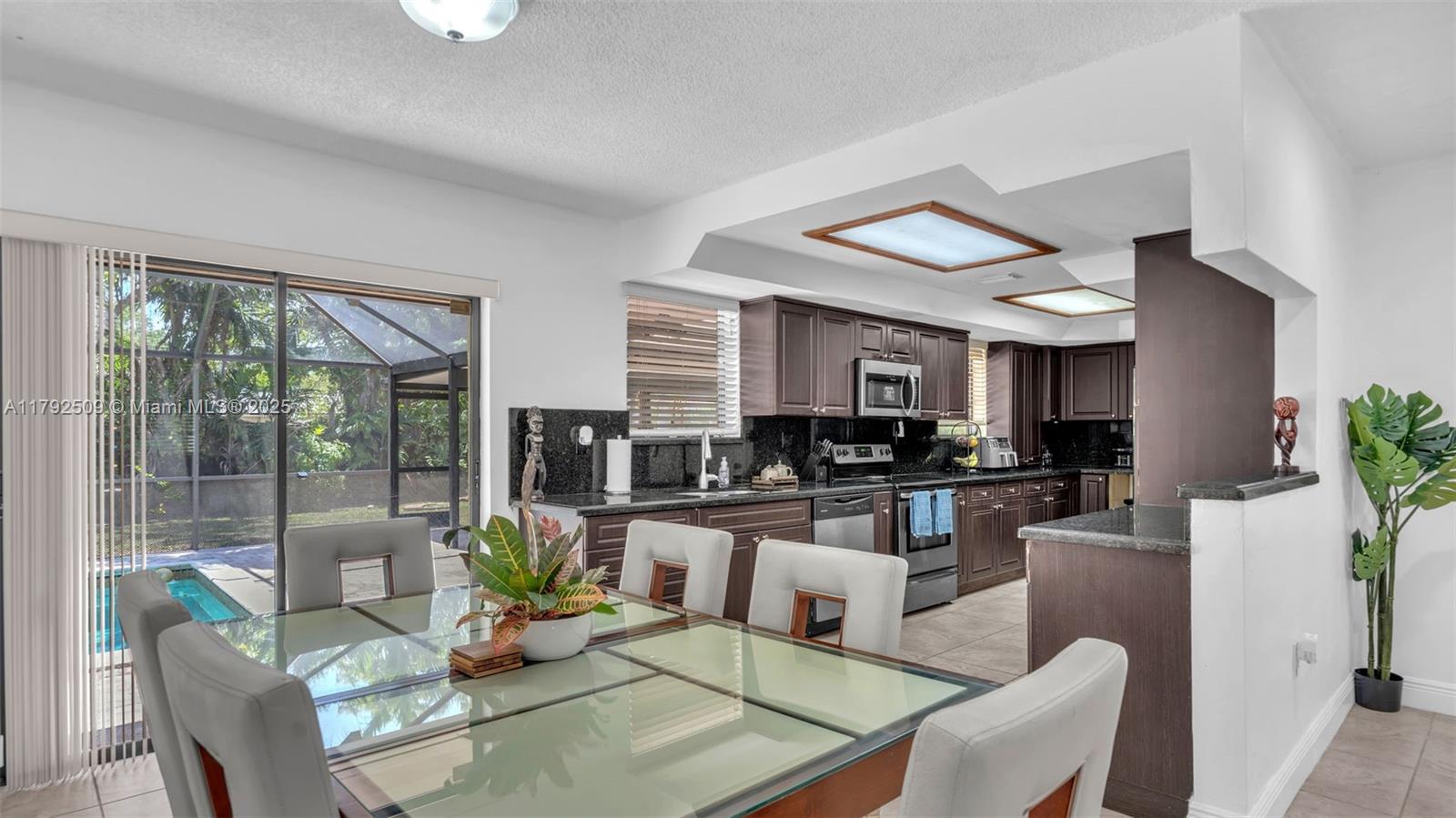 19241 SW 93rd Rd, Cutler Bay, Florida image 7