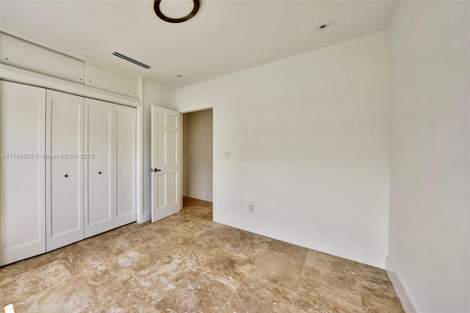 255 Ridgewood Rd, Key Biscayne, Florida image 33