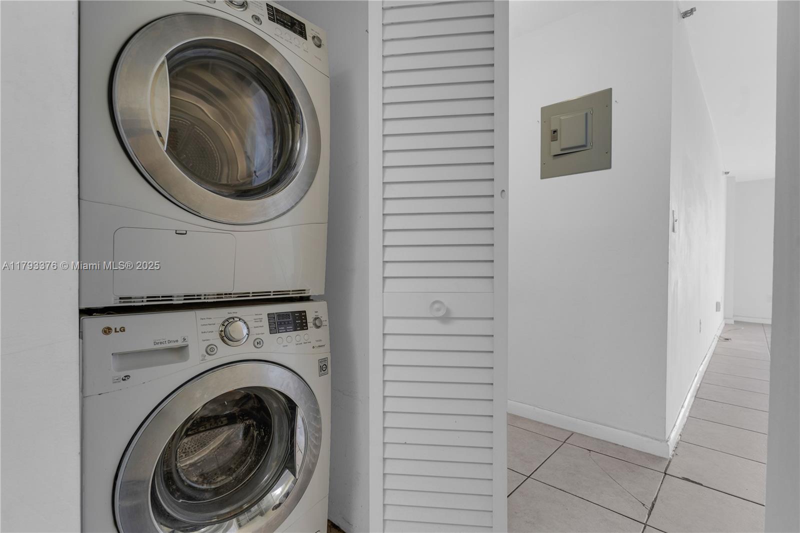 Listing Photo 8