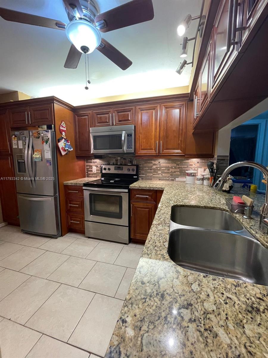 Residential, Sunrise, Florida image 2