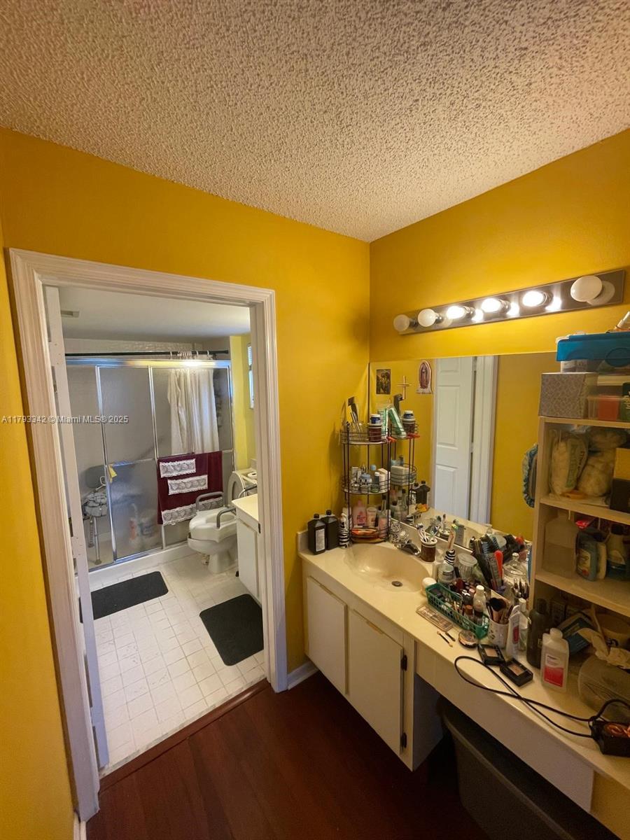 Residential, Sunrise, Florida image 9