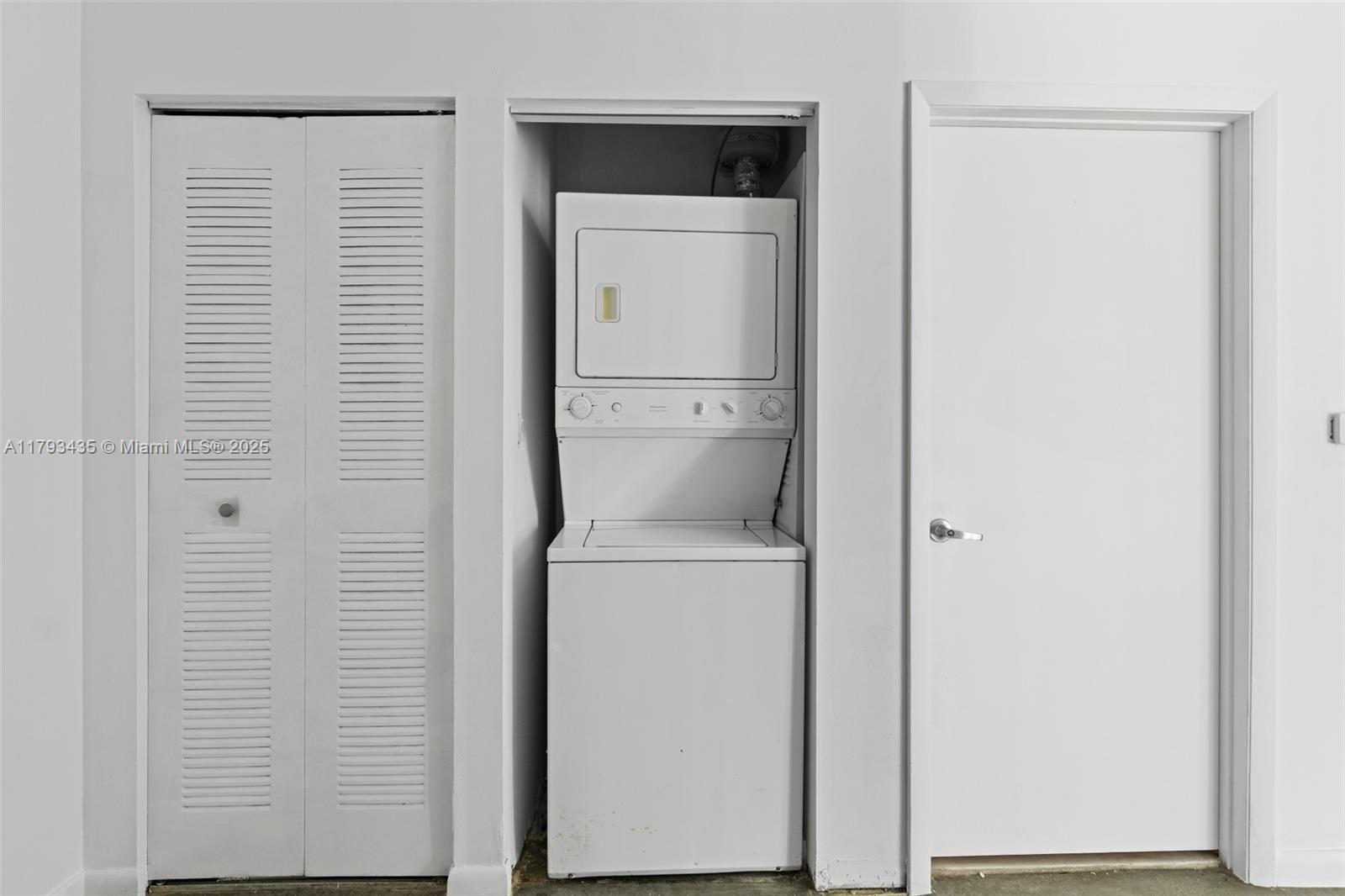 133 NE 2nd Ave #501, Miami FL 33132