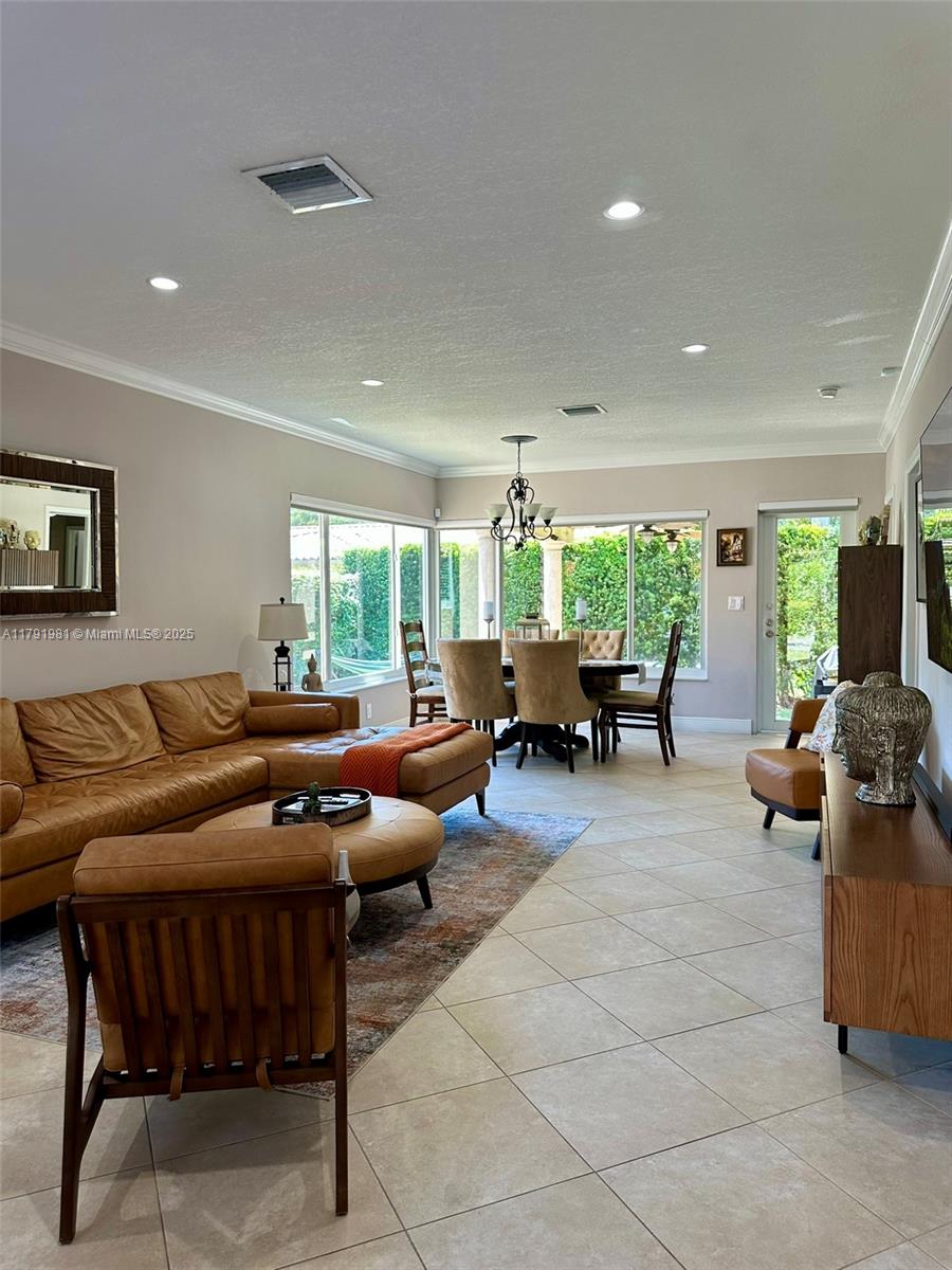 814 Capri St, Coral Gables, Florida image 3