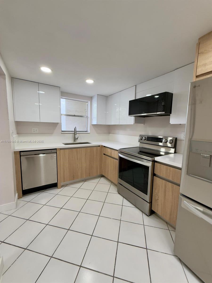 6080 NW 44th St #205, Lauderhill, Florida image 30