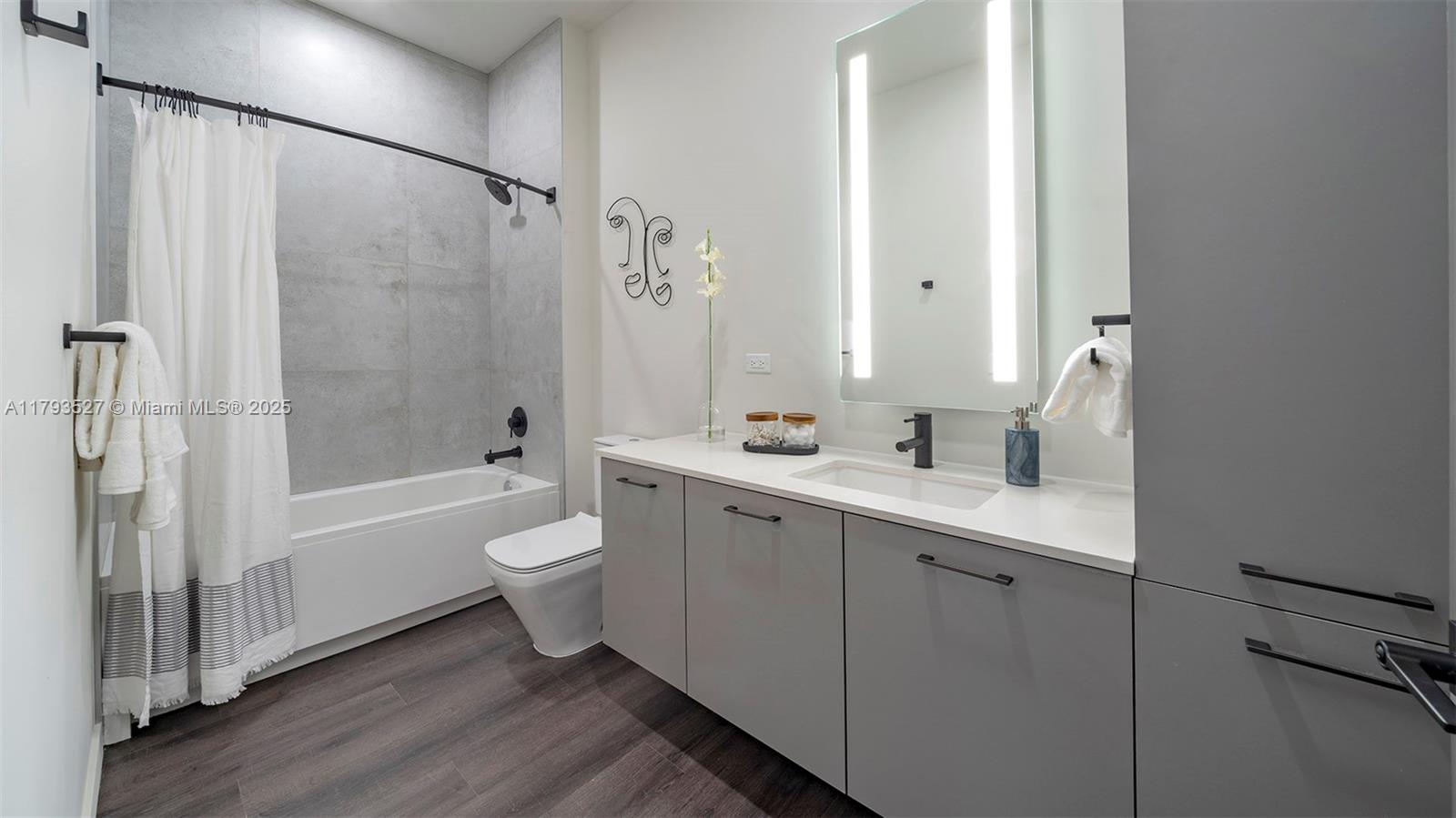 Property photo # 4